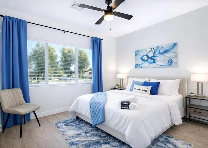 Sapphire Leaf- Luxury 3br- Pool, King Beds, Spacious, Quiet, Garage, Close To Airport And Oldtown *